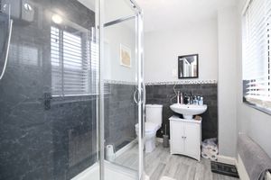 En-suite- click for photo gallery